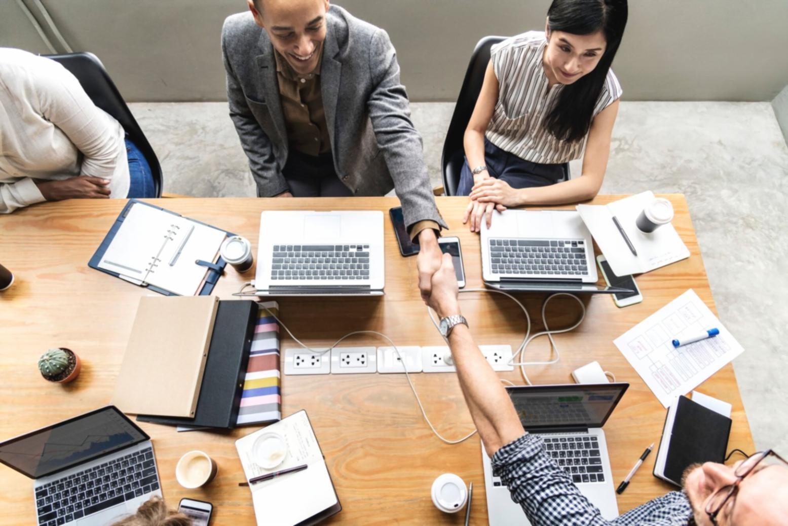 Espacio de trabajo con análisis financiero